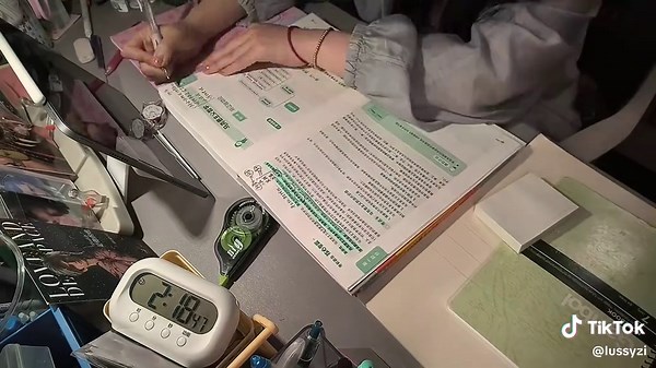 6.14 晚间纯动力学习📚 | study with me 今天学了5h，找到一点状态，明天继续加油！ #纯动力学习 #studyvlog #学习日常 #学习动方向 #沉浸式学习 #学习励志 #学习记录 #沉浸式作业 #学习vlog #学习 #studywithme #study #日常学习 #studyaccount #学习碎片 #记录吧就现在