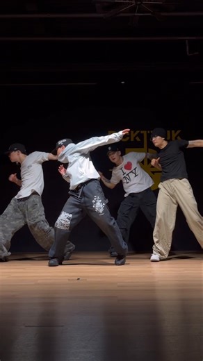 Watch this ⚔️⚔️C. @dokteuk_jdok @dokteuk_kyg #bts #hooligan #choreography #dokteukcrew #shorts