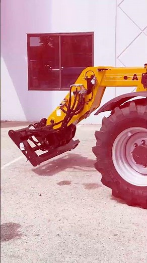 Changing Attachments with the Dieci Agri Plus 40.7 Telehandler