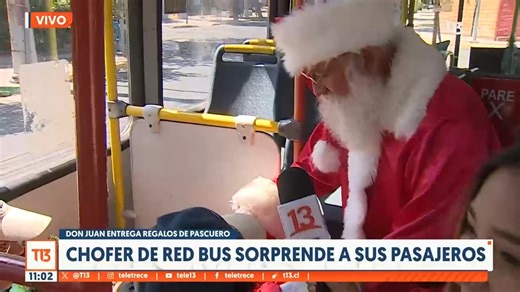 21K views · 511 reactions |  ¡Ese es el espíritu navideño! Don Juan, un chofer de bus RED sorprendió esta mañana a sus pasajeros al conducir vestido de Viejito Pascuero y dándoles regalitos navideños. | T13 | Facebook