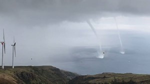 Hawaii - Feb. 7, 2018 Amazing double waterspouts in Maui island today Video by Mahalos Mitchell Craig Source - Justin Cruz | Cyclone Of Rhodes