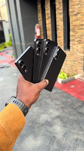 🔥 PREMIUM DEAL ALERT 🔥 Mint Samsung Galaxy S25 Edge ✨ 12GB RAM — smooth like butter ✨ 512GB Storage — no “storage full” stories ✨ Physical SIM ✨ Super clean body & display 💰 ₦850,000 This one na for real power users 💼 Speed ⚡ Style ✨ Status 👑 Edge design wey dey turn heads everywhere. Heavy performance, zero lag, premium feel. 📦 Ready for pickup 🚚 Nationwide delivery available ⏳ Fastest finger gets it — no long talk! #AndrewTechGadgets #SamsungS25Edge