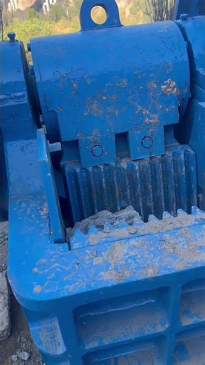 #jawcrusher #rockcrusher #stonecrusher #crushing #goldore #quartz #granite #stone #rock #riverpebble