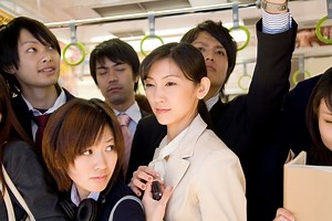 遅刻連絡をメールやショートメッセージから送る！3行メールの書き方 [ビジネス文書] All About