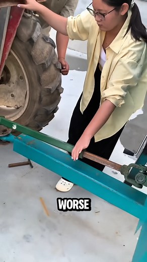 Setting the tractor's blade | Melo Studio