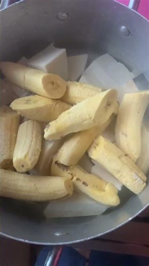 Fastest way to prepare your Ampesi (boiled yam and kontomire stew) about 20 mins #food cooking