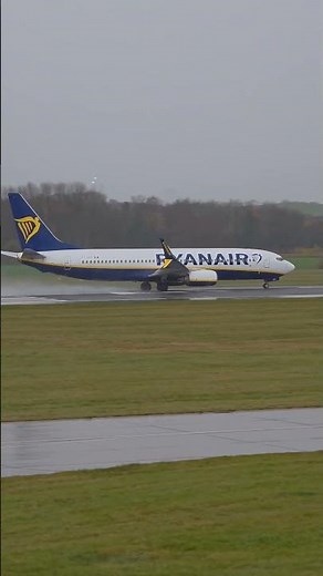 Ryanair B737 EI-GXG EDI-MLA 11th Nov #aviation #avgeek #plane #spotting #boeing #takeoff #airport