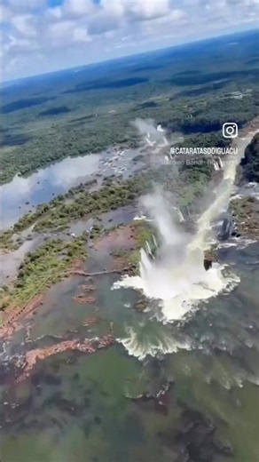 Iguazu Falls: The Fury of Nature Up Close! 🦖✨