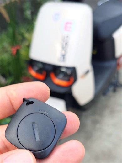GPS Tracker for Motorcycles and Car Keys