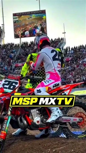 🚨 JORGE PRADO HYPES UP THE CROWD FOR KEN ROCZEN! 😳🇺🇸🔥