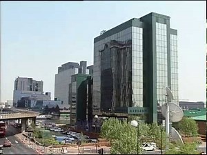 Archive footage of Canary Wharf and DLR | Thames News