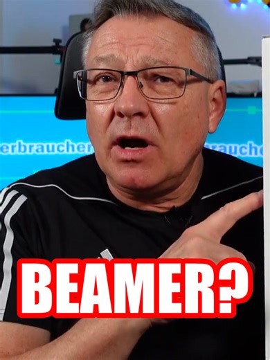 LED TV oder WANBO Beamer? Test auf weißer Wand 👀 Komplettes Video: https://youtu.be/u78A9rWbnKo Krank gewesen, brauchte Abwechslung – aber kein Platz für ’nen TV im Schlafzimmer. Also: WANBO X5 Pro auf die weiße Wand… und ich sag ehrlich: TV-Feeling oder nur Hype? 😅 Team LED TV oder Team Beamer? Schreib’s in die Kommentare! 👇 #wanbo #x5pro #beamer #heimkino #googletv #netflix #tv #schlafzimmer #technik #fyp #deutschland