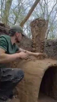 Hidden Tree Stump Shelter - 1 Minute Build (Fast Version)