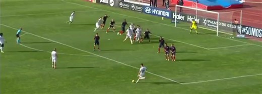 🇨🇮🔥Lourougnon Gohi encore décisif. Après avoir offert la victoire lors du match précédent face à Portimonense, l’ailier ivoirien récidive. Cette fois, il s’offre un doublé dans les deux dernières minutes du temps additionnel pour sceller la victoire 3-1 face à Marítimo en Liga Portugal 2. Un sang-froid impressionnant, un impact décisif. #LourougnonGohi #LigaPortugal2 #FootballIvoirien #Doublé #Clutch