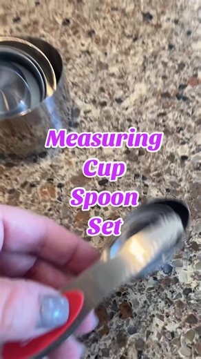 This set of measuring spoons and cups are cute and convenient! #MeasuringSpoons #MeasuringCups #MagneticMeasuringSpoons #KitchenUtensils #MeasuringSpoonSet @Kitchen Koala US