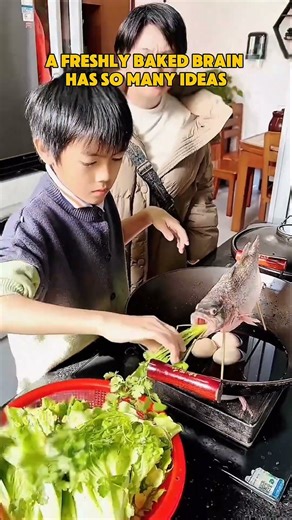 This Kid is a GENIUS! 🧠🤯 4 Mind-Blowing Kitchen Hacks #LifeHacks #KitchenHacks #SmartKid