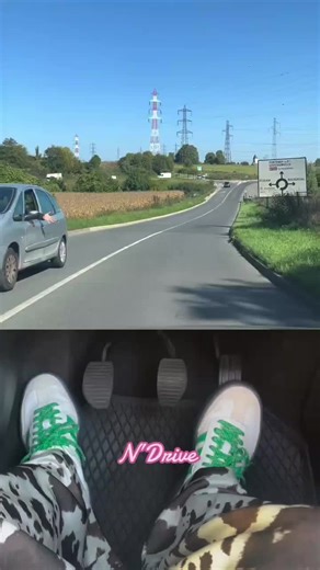 Comment utiliser les commandes avant et après un giratoire 🚦 Nôtre site à pour objectif de vous permettre d'avoir bien votre permis de conduire Authentique rapidement sans sortir de chez vous et sans passer l'examen en l'avoir directement auprès d'une préfecture de France. vous serez ainsi dans la même situation que les Français ayant passé leur permis de conduire à l'étranger. #autoecole #astuces #conduite #codedelaroute #code