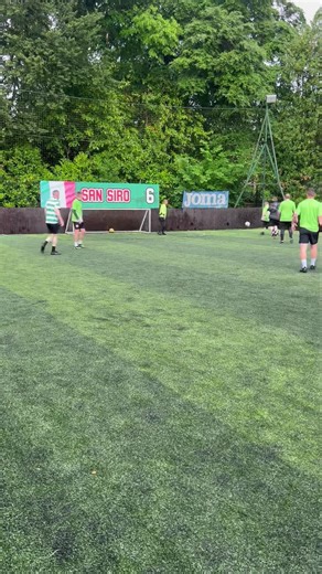 Top Golf Sunday League! 🌟 It’s a brand new #season here at Goals Glasgow South! 🤩 First game of the night and it’s South Siders vs Fenerbackache! 🏆 Starting week 1 with a #great goal Shaun from South Siders! 👏 Who will walk off the park with the first #points of the season?! 👀 Are you interested in joining the #best leagues in Glasgow?! We still have limited spaces in our Tuesday and Thursday league! 🏆 Be quick and get your spot before someone else does! Give us a call on 0141 636 5334 or 