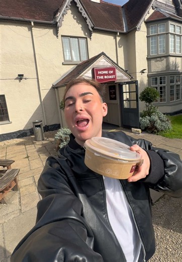 I’m Living off of Too Good To Go for 24 Hours… Is this doable? South wales and the valleys doesn’t have much option, we’re very limited I did get a breakfast and spud, no snack options other than Morrisons. I missed my brekky the next day Should I try this again? #Wales #Toogoodtogo