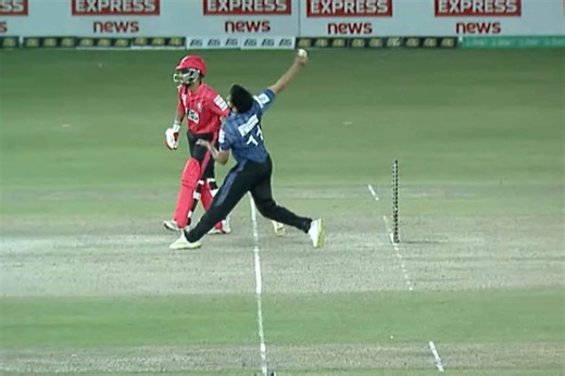 Pakistani fast bowler's bizarre no-ball triggers social media storm | Watch