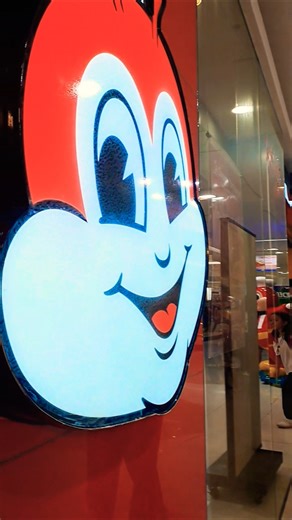 Yung nasa jollibee ka tapos kumakaway si McDonald 😍 legit #wow #business @alingtinderavlogs