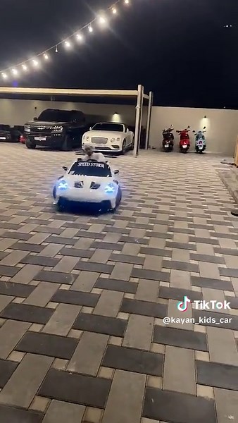 🚘✨ سيارات أطفال فاخرة وآمنة بتصاميم مميزة، هدية مثالية لكل طفل 🎁 🚚 توصيل لجميع مدن المملكة ودول الخليج 👇 للطلب والاستفسار عبر الواتساب #سيارات_اطفال #كيان_كيدز #سيارات_كهربائية_للأطفال #هدايا_اطفال #الخليج