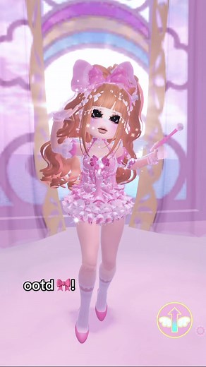 Royal High Outfits Showcase on Roblox