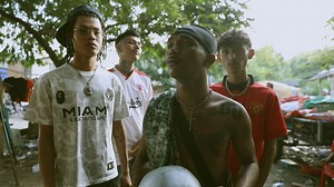 MC SEY - People ( Parody libianca ) [Official Video] Available on all the international platform! THE PRODUCT OF CG Directed by McSey Produced by Abdoul Latif Mix and master : Teeyaa Shot by : TuuCha Assistant Camera : SokHeng Edited by: JE Remiah Colorist by: JE Remiah Artist Supports : 2MDIE , Stonez , Amm , សាឌីន All Rights Reserved @ CG Movement #PEOPLE #MCSEY #CGmovement | MC Sey