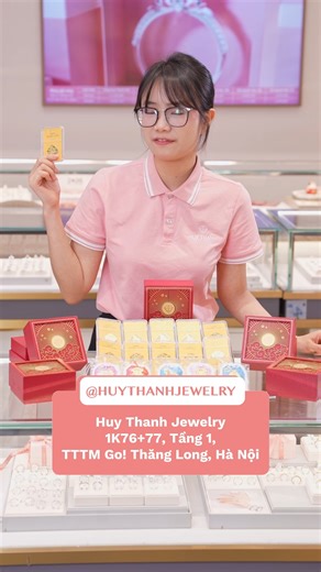 RƯỚC VÀNG BÍNH NGỌ - ƯU ĐÃI KHAI TRƯƠNG TỚI 20% Huy Thanh Jewelry chính thức có mặt tại TTTM GO! (Big C Thăng Long) với các sản phẩm vàng siêu hot cùng chương trình ưu đãi hấp dẫn từ 15.01 đến 31.01: ✨ Mở bán Thần Tài Phát Vàng 24K ép vỉ 0.1 chỉ từ 8h30 ngày 15.01 - không tính tiền công - Số lượng có hạn ✨ Ưu đãi 10% khi mua vàng lưu niệm thuộc BST Bính Ngọ Kim Chi Bảo ✨ Phonesticker Vàng 24K chỉ 539.000đ ✨ Ưu đãi tới 20% khi mua trang sức bạc và vàng Duy nhất tại gian hàng Huy Thanh tại 1K76 77