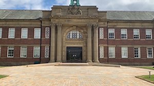 We can’t wait for you to explore our beautiful campus in person, but until then watch this great whistle-stop tour of campus which our second year student vlogger Amy filmed last year. It highlights all the main spots on campus to help you get to know us a little better. Discover more: ehu.ac.uk/opendayhome #DiscoverEHU | Edge Hill University