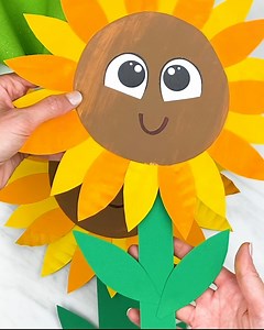 A sunny craft idea that's perfect for kids Find your downloadable guide ⤵️ | Simple Everyday Mom