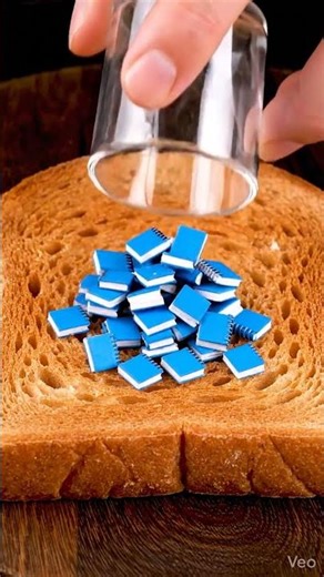 📒🔥 “I Put a Notebook on Bread… This Is Too Satisfying 😳🍞”