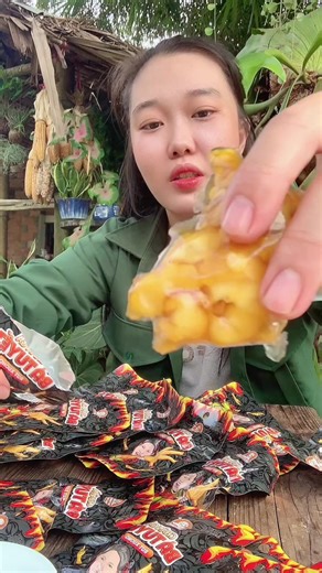 Combo chân gà hấp dẫn với nước sốt chua ngọt