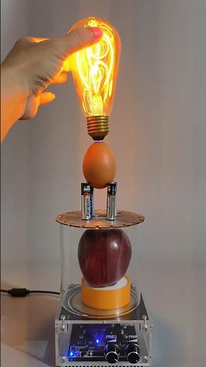 Apple Becomes a Wire for 500,000V?! ⚡