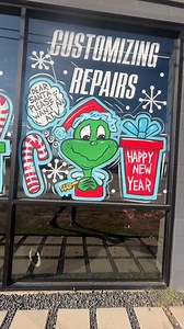 Holiday windows with a little horsepower 🎄🏁 Painted up something festive and bold for @rpsride in Conroe, TX — Santa, the Grinch, and plenty of off-road energy all in one window. This spot sits along a busy road, so the goal was big, fun, and impossible to ignore… mission accomplished 👀 I also got to have Linda join me for the day, which made it even better. If you’re in the Houston area and love all things ATVs, dirt bikes, or side-by-sides, this is a local business worth checking out. Alway