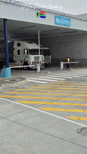 "Spending dollars and making dimes" #capecontainersquad | JJ's Truck spotting