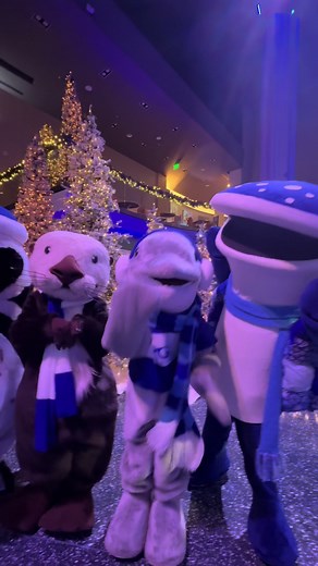 Holiday Mascots at Georgia Aquarium: Fun for Families