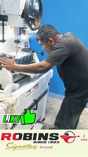 Robins World Class Seat and Guide Machine #robinsmachines #enginerebuilding