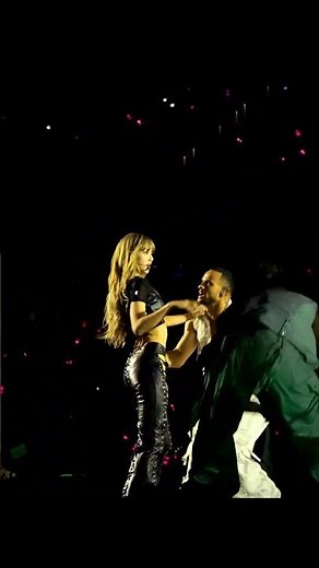 LISA performs FXCK UP THE WORLD at SoFi Stadium