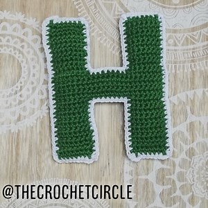 Crochet alphabet letter H | TheCrochetCircle.com