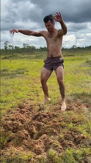 Man Hilariously Does Weird Jump Tricks in Mud and Water - 1453398