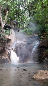 Venga a Copán Ruinas y disfrute de las aguas termales Luna Jaguar. | Misión Alfareros