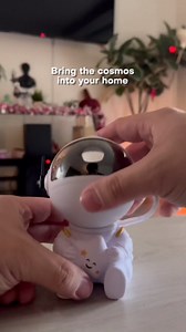 Starry Sky Astronaut Night Light Galaxy Projector Lamp with Remote Control and Timer