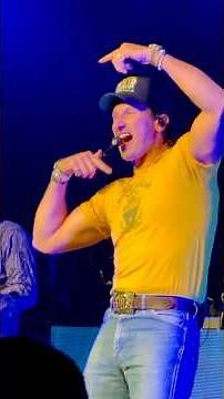 Russell Dickerson performs “Every Little Thing” during his RUSSELLMANIA TOUR #russelldickerson