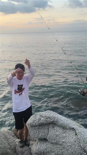 วิดีโอของ mnbvcxzasdf (@mnbvcxzasdf946) พร้อมเพลง เสียงต้นฉบับ - Icecyice