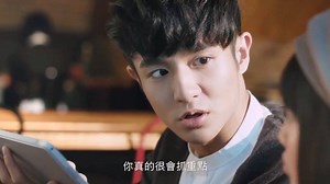 424K views · 1.4K reactions | ☕天天咖啡館 ▋Office 365形象影片 ▋ # 第三章 # 為你的重點完美呈現 ✨ 點亮更多關於你我的事 ✨ https://aka.ms/officecoffee 清楚簡單／隨筆highlight / Office 365 轉化與筆跡編輯 在咖啡館輕鬆點亮生活中的大小事 | Microsoft 365 | Facebook