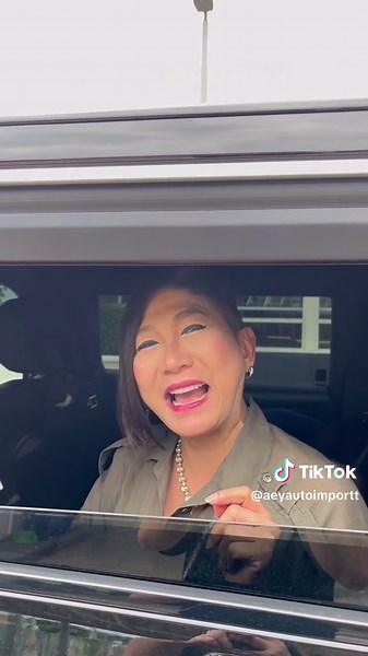 Toyota Alphard Z 40 สีขาวหรือสีดำ สวยกว่ากัน?