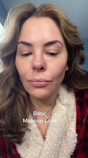 Funeral Makeup Look: Subtle Beauty for Sad Occasions