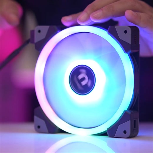 With swappable fan blades and magnetic daisy chained design, SWAFAN EX RGB is guaranteed to make PC building a snap!👏 Thanks for this awesome video. Krittanon Kidprasert ! SWAFAN EX14 RGB: https://bit.ly/swafan-ex14-rgb #Thermaltake #swafan #swafanex #rgb #customcooling #customPC #pcbuilds #aesthetic | Thermaltake Technology Inc