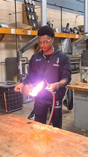 Questar III BOCES on Instagram: "Juniors in the HVAC program at Donald R. Kline Technical School learned how to use a oxy acetylene torch today! This is a technique where they have to find the perfect balance of gas and oxygen to produce the correct flame to braise pipe together. #QuestarIII #BOCES #CTE"